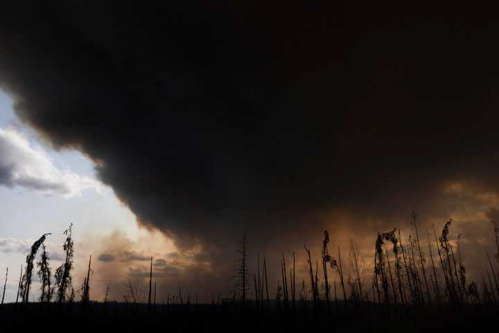 Air quality worsens in eastern US as Canadian wildfire smoke hangs over Midwest Updated 1 day ago