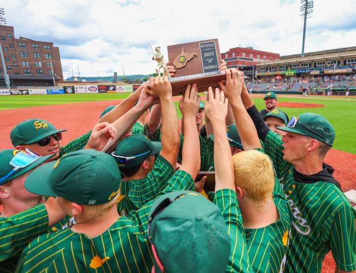 East Hardy rallies from 5 runs down to win the Class A state title over Madonna, 10
