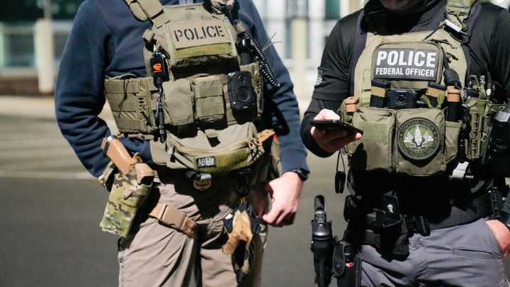 Imponen multas de hasta $1.8 millones a inmigrantes que ignoren las órdenes de deportación