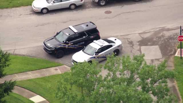 Juvenile facing charges after teen, man shot in east Louisville