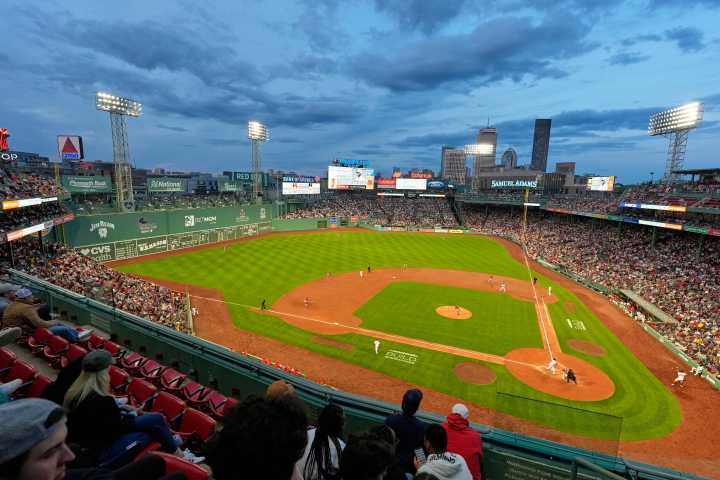 Boxing returns to Fenway Park after 70 years, with hopes to revitalize the sport in Boston