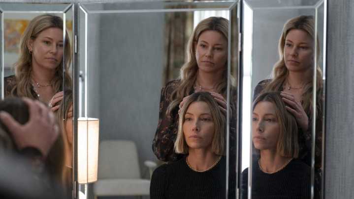 "The Better Sister": Jessica Biel and Elizabeth Banks' sibling rivalry
