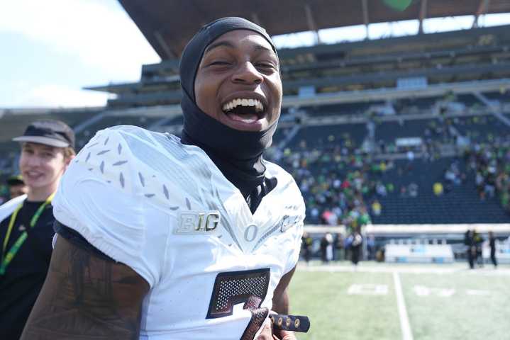 Oregon receiver Evan Stewart suffers injury, could miss all of 2025 season, per reports