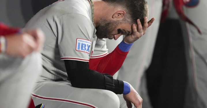 Phillies place Bryce Harper on injured list with wrist inflammation