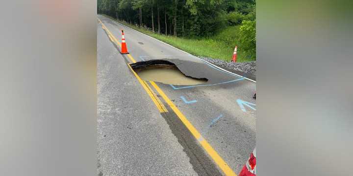 Major water main leak in Jefferson County causes road closure