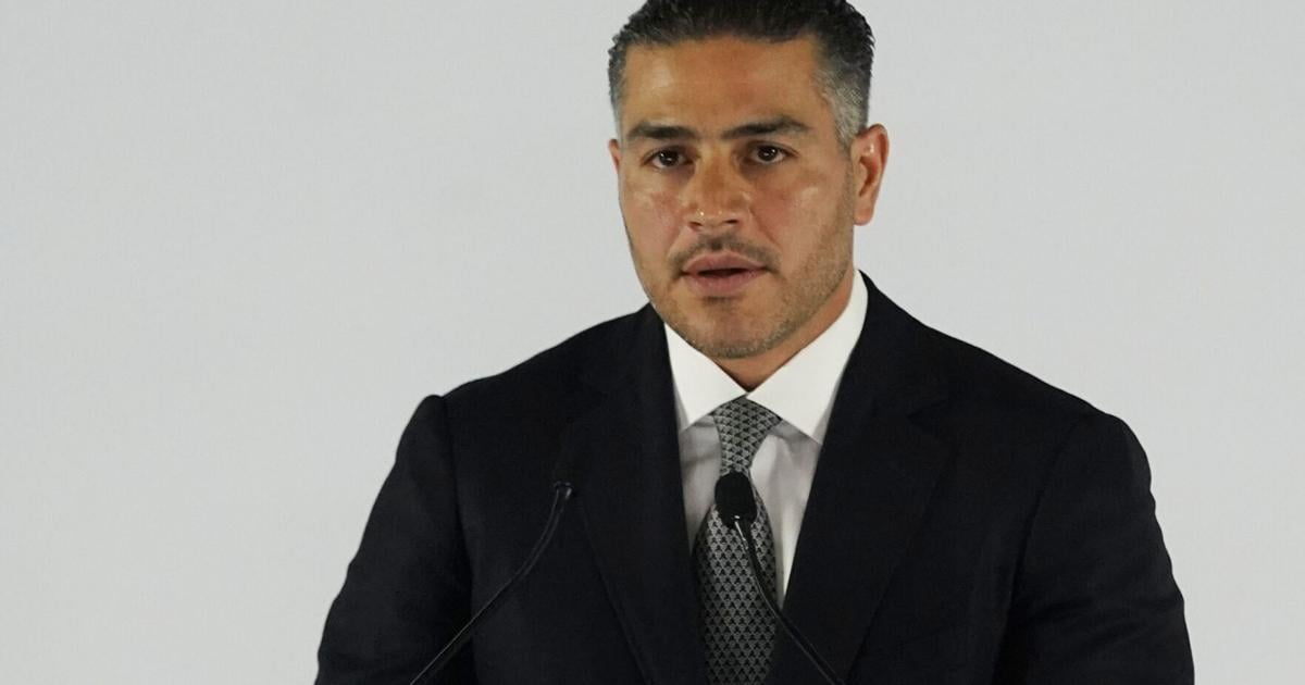Mexico's security chief says drug cartels are recruiting former Colombian soldiers