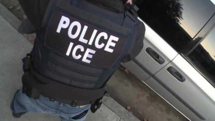 Advocates rally for release of Chicago grandmother detained by ICE