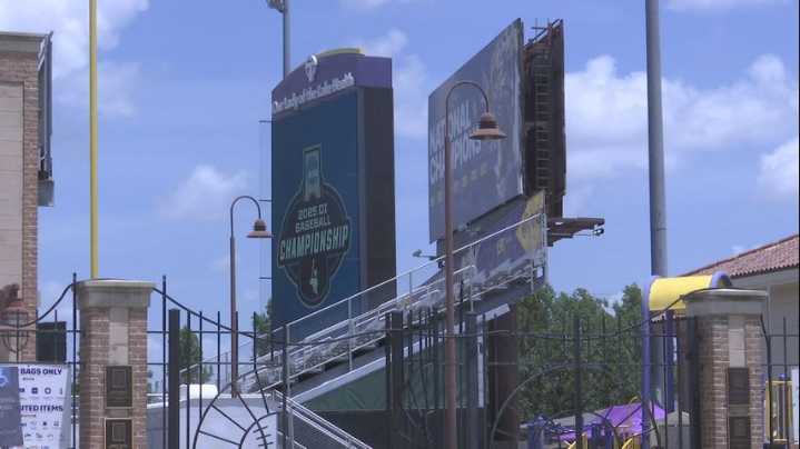 Health experts, coaches talk about high heat for LSU Super Regional against West Virginia