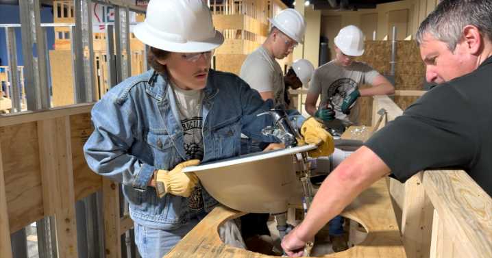 Lakeland police's Summer Trades Academy teaches teens in