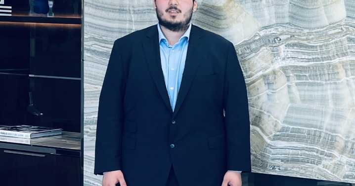 June Doorperson of the Month: Gonzalo Deluna raises the bar at One Chicago