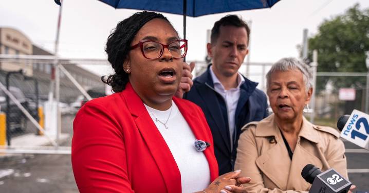 Rep. LaMonica McIver indicted on federal charges over clash with law enforcement at ICE facility in New Jersey