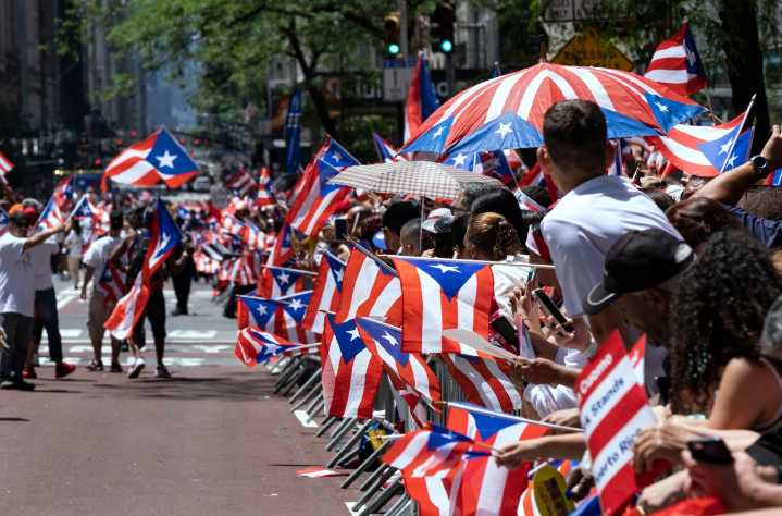 Cierre de calles por Desfile Puertorriqueño este domingo en Nueva York: cambios en buses y entradas al Metro