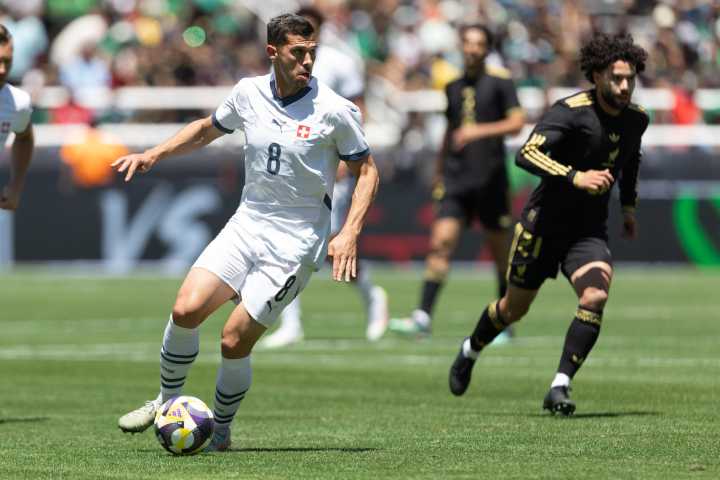 2-4. Suiza enciende las alarmas de México