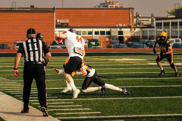 North Bay Senior Bulldogs roughed up by defending NFC champs | Grande Prairie Daily Herald Tribune