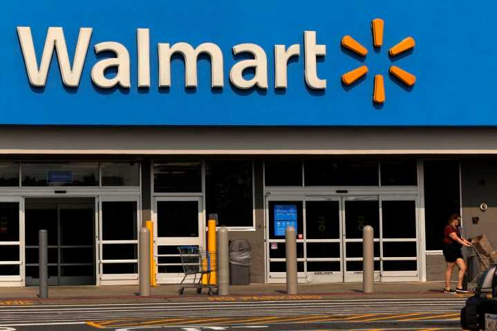 Walmart comenzó a despedir a empleados con TPS y Parole Humanitario