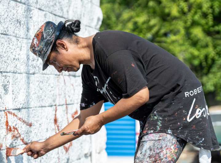 LA muralist finds a new canvas: Altadena