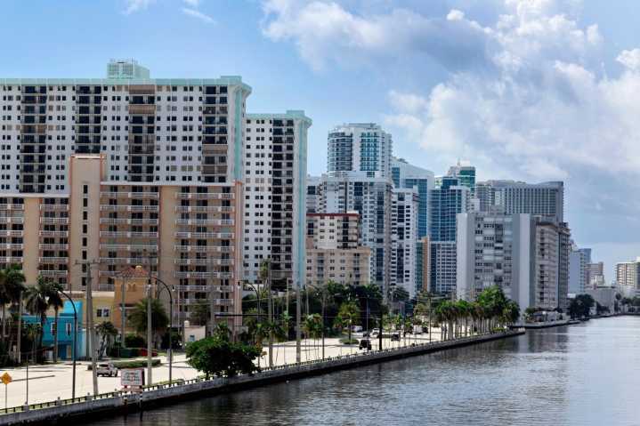Fewer foreigners bought South Florida homes in 2024: study