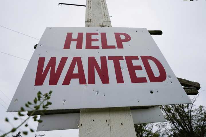 US jobs report: Hiring slows amid uncertainty over economy