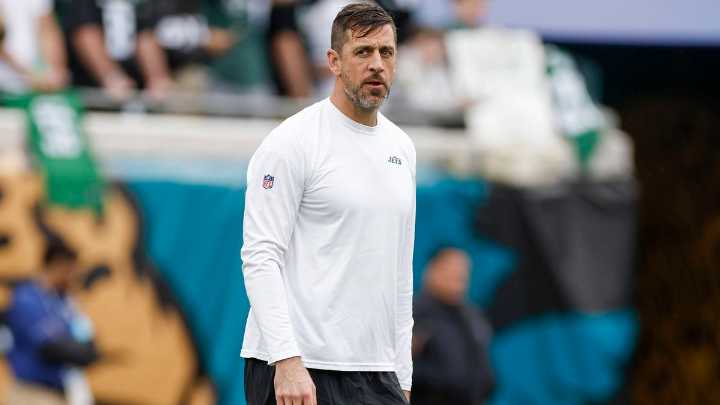 Ex-Steelers Star Considers Drastic Decision for Aaron Rodgers After Fans Express Concern Against Mike Tomlin’s QB We've officially entered into a new era. The Steelers have signed Aaron Rodgers on a o