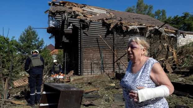 On eve of peace talks, Russia and Ukraine ramp up cross