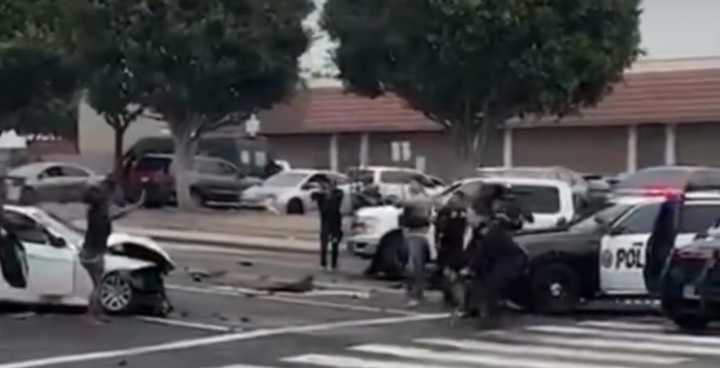 Police pursuit ends in Inglewood with 4 injured, including 2 children
