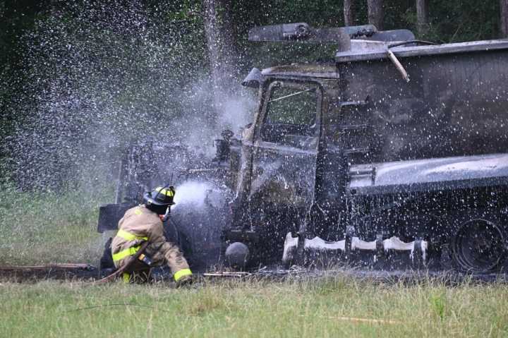 Florida dump truck driver dies in fiery collision after hitting power line: deputies