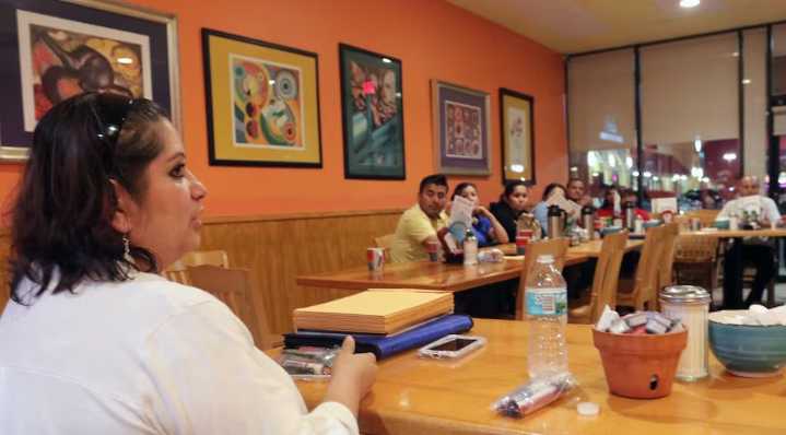 Una nueva ley de Florida busca proteger a los inmigrantes de estafas notariales