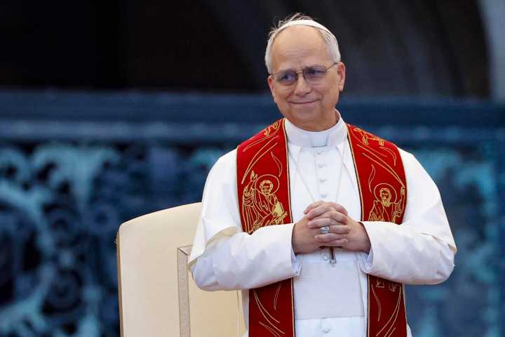 León XIV ante 70.000 fieles: "La paz volverá si dejamos de movernos como predadores"