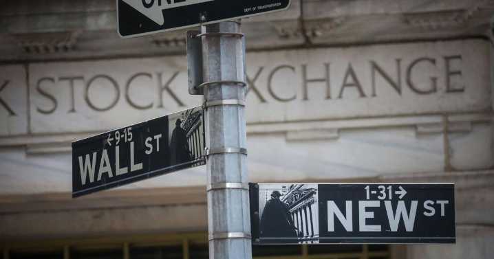 Dow jumps 550 points as Wall Street tries to cope with trade war, Trump