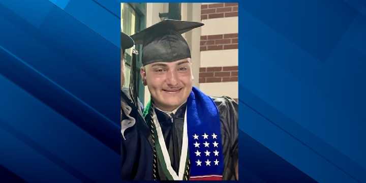 Manatee deputies search for missing man
