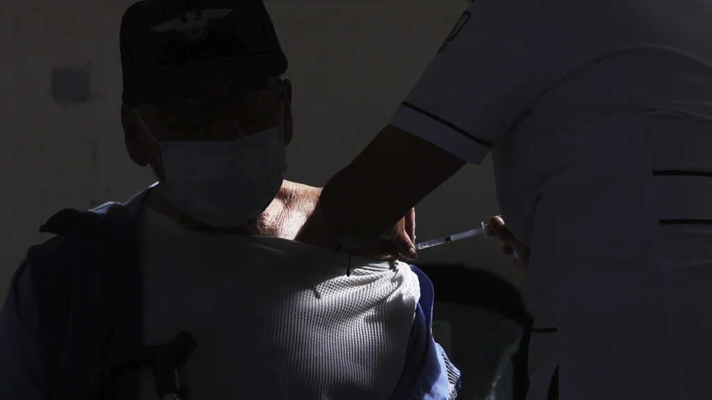 Experts examine repercussions of Kennedy's Covid vaccine policy