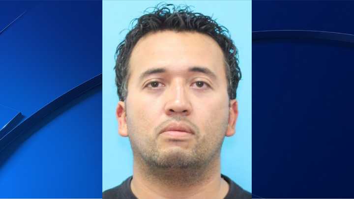 Buscan a hombre sospechoso de mostrar sus genitales frente a negocio en McAllen