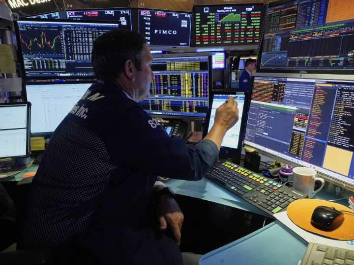 US stocks slip as Wall Street makes its final moves ahead of Friday’s jobs report