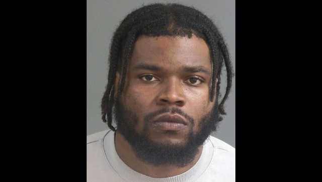 South Carolina: Victim robbed at gunpoint outside Walmart