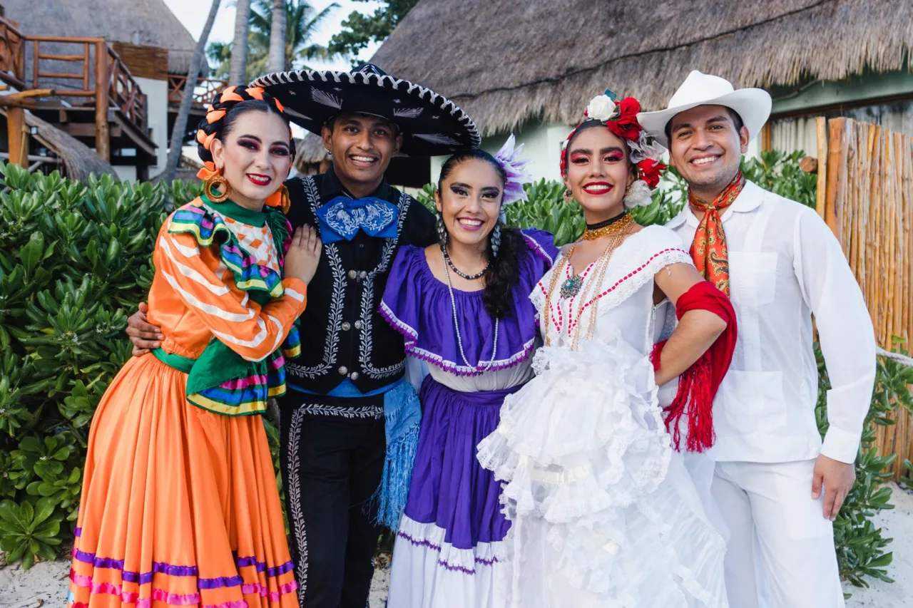 Monroe celebra a las familias latinas con música, cine y festival