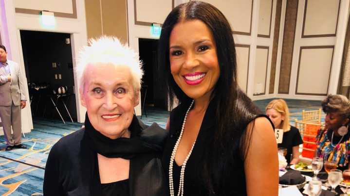 The Scary Car Accident HGTV's Page Turner Went Through With Her Mom