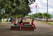Denuncian presunto maltrato contra un niño indígena en la entrada de reconocida panadería