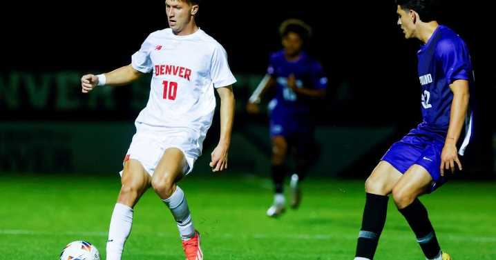 Denver Pioneers honor Bassett, Rask among 2024-25 award winners 