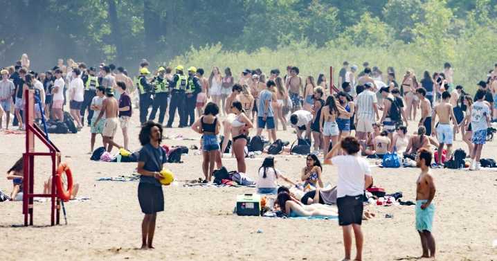 Photos: Rain yields to Niagara teens’ Beach Day