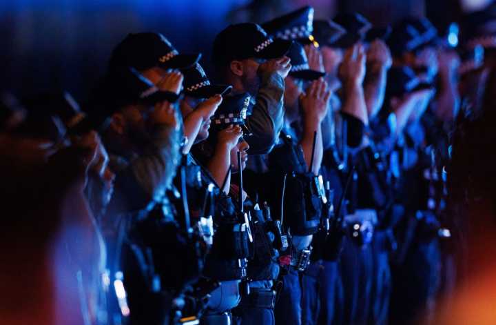 Chicago police officer fatally shot in Chatham neighborhood