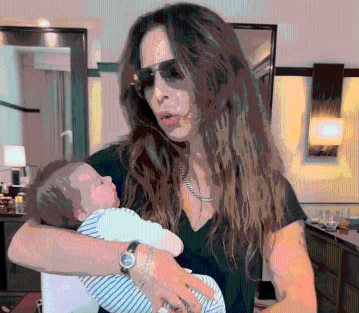 Kate del Castillo presenta a su bebé