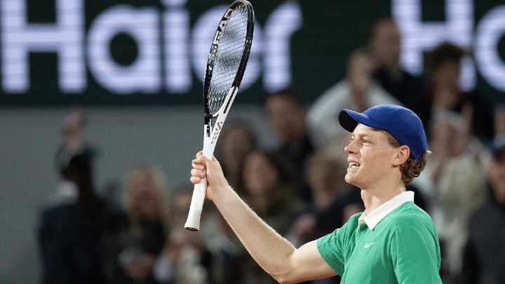 Tennis fans buzzing after Jannik Sinner sets up electric final vs Carlos Alcaraz following Novak Djokovic win