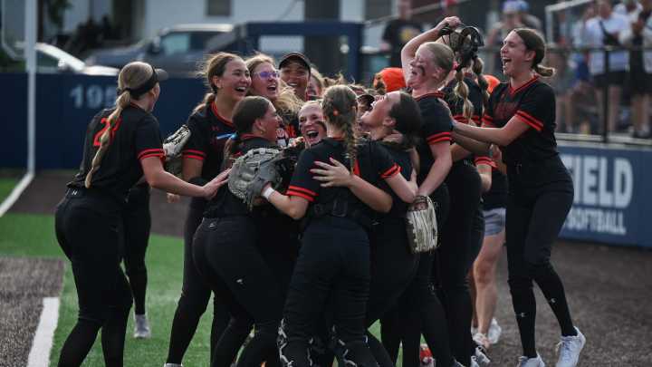 Washington tops Harrisburg in South Dakota state softball tournament