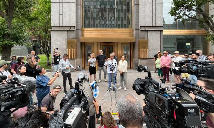 Congress members denied entry to ICE facility in Manhattan, claim overcrowding, unsanitary conditions