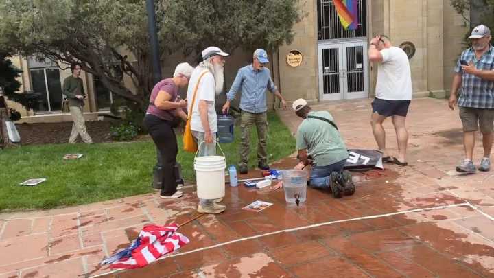 Arrestan a la familia del atacante de Boulder