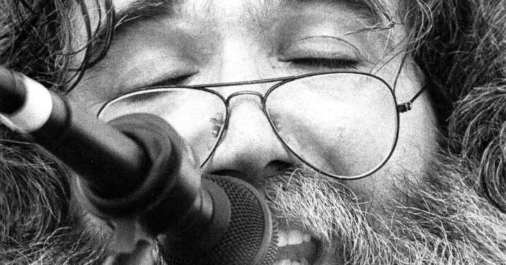 Grateful Dead fans give The Downs at Santa Fe its roses for band's legendary performance