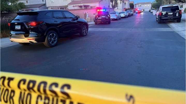 Peoria police kill man who approached woman, child in stroller