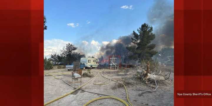Large plume of smoke covers neighborhood in Pahrump