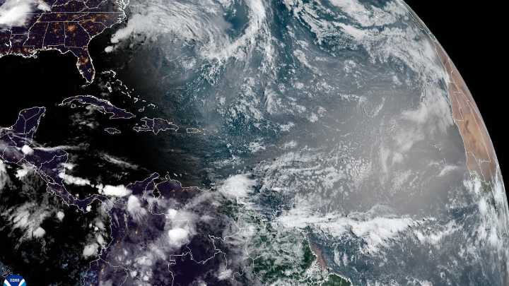 Saharan dust storm over Florida now; Hurricane Center all quiet
