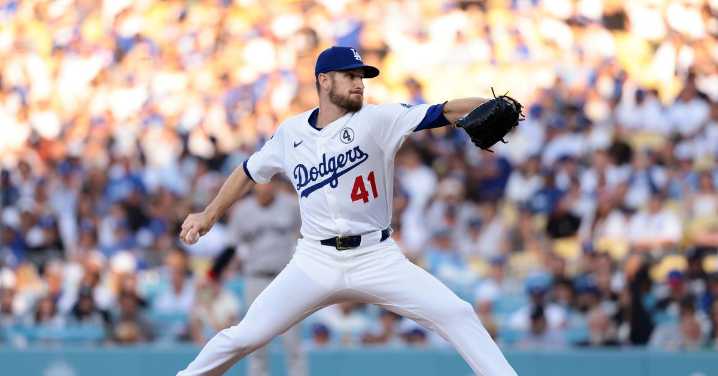 Dodgers sign Chris Stratton again, DFA Ryan Loutos